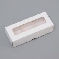 Коробка под 3 конфеты с окном 13x5x3,3 см, белая