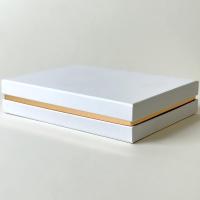 Коробка для конфет 6 шт без окна ЛЮКС 155х115х30 мм белая/зотото РУ.