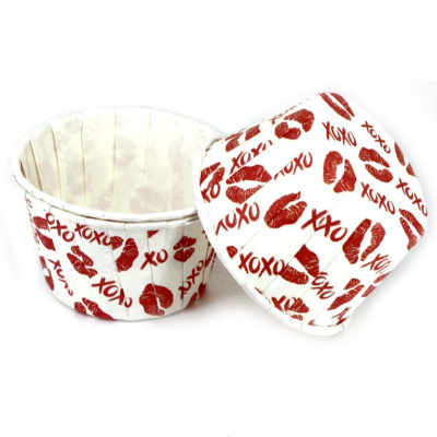 Форма бумажная "Маффин" 50*40 мм с ламинацией (Поцелуи)