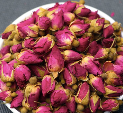 Бутоны роз, сухие цветы