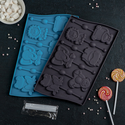 Силиконовая форма «Звери», 27,5×16,5 см, 6 ячеек, с палочками, цвет красный