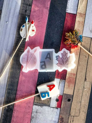 Силиконовая форма для леденцов «Кленовый лист, букварь, краски» SM