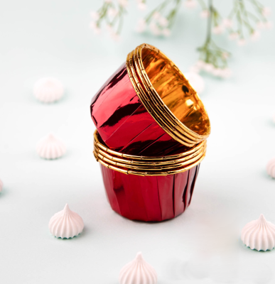 Форма бумажная "Маффин" 50*40 мм с ламинацией (золотой+рубиновый)