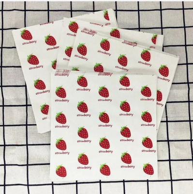 Бумага упаковочная для бенто-торта «Ягоды» 18 х 18 см, 100 шт