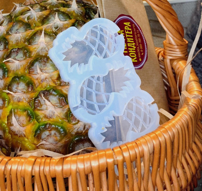 Силиконовая форма «Ананасы» с дном 6см (4 ячейки)